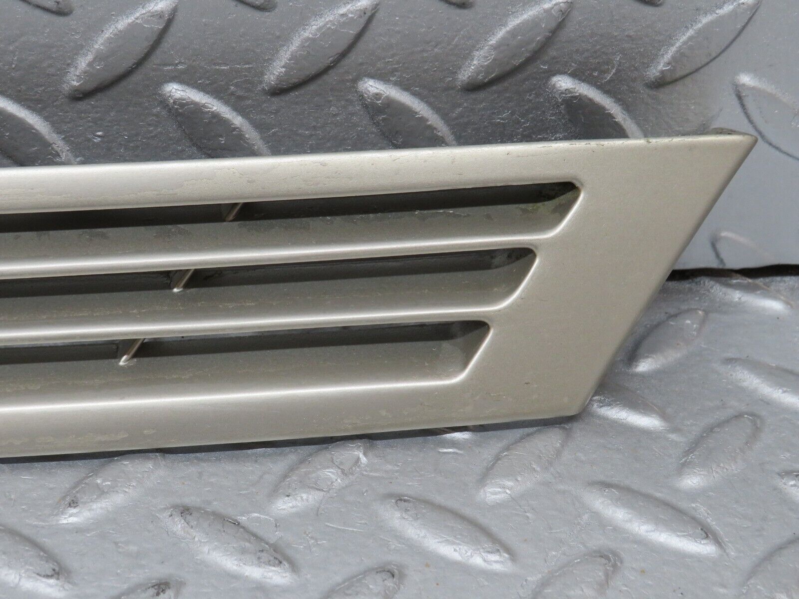 36499 Mercedes-Benz W201 190E 2.0L C Pillar Exterior Cover Right Side 2016980289