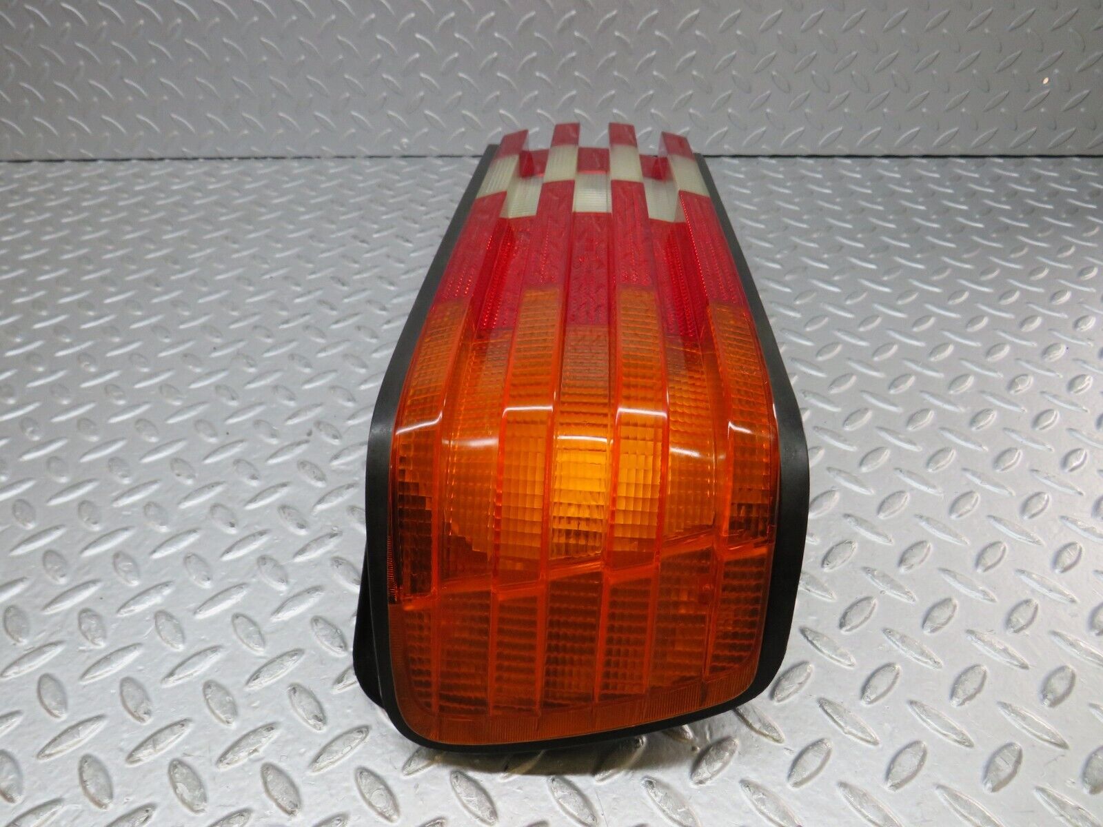 36934 Mercedes-Benz C126 420SEC Coupe Tail Light Right Side 0153316R3