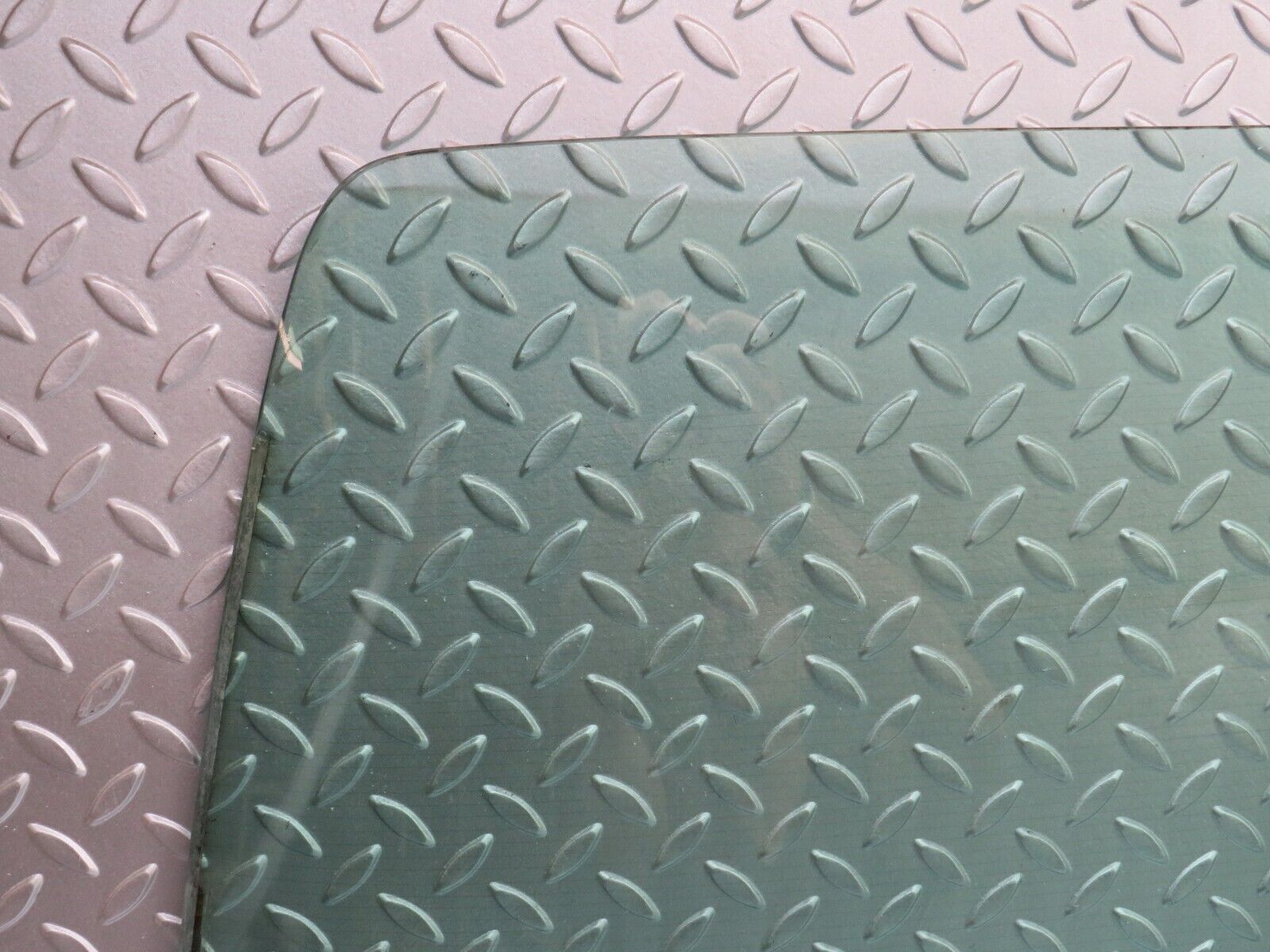 36010 Mercedes-Benz W126 420SE Rear Heated Windscreen