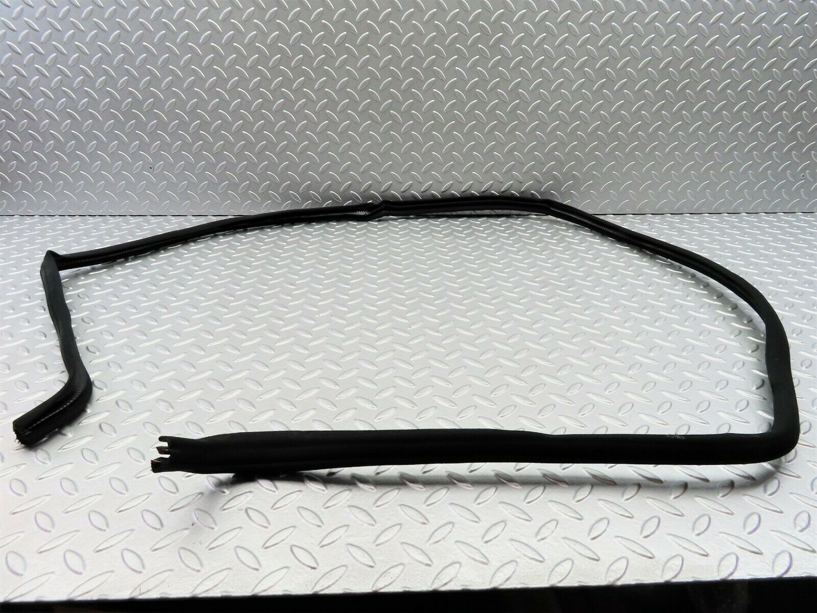 6639 Mercedes-Benz S124 E220 Wagon Front Right Cloth Covered Door Seal