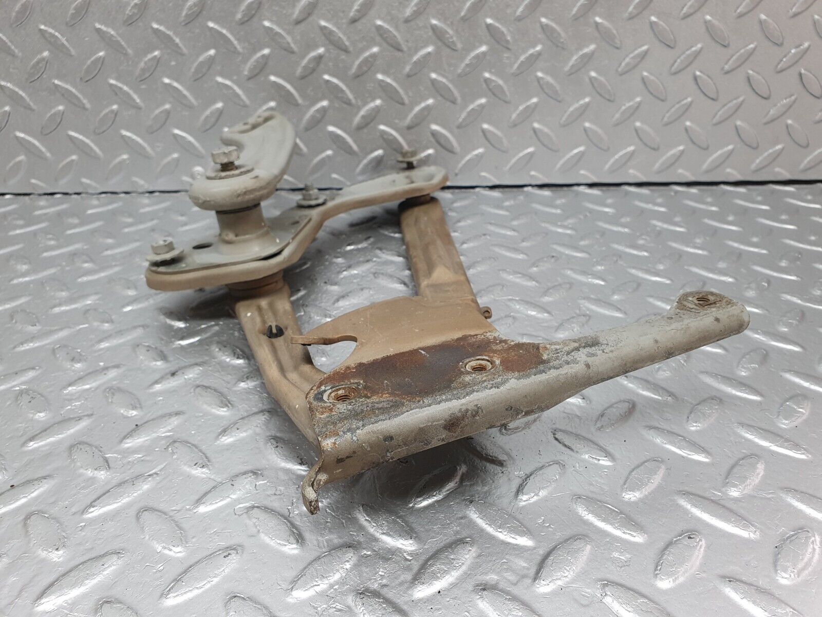 41438 Mercedes-Benz W124 200E Bonnet Hinge Left Side 1248870974 1248800128