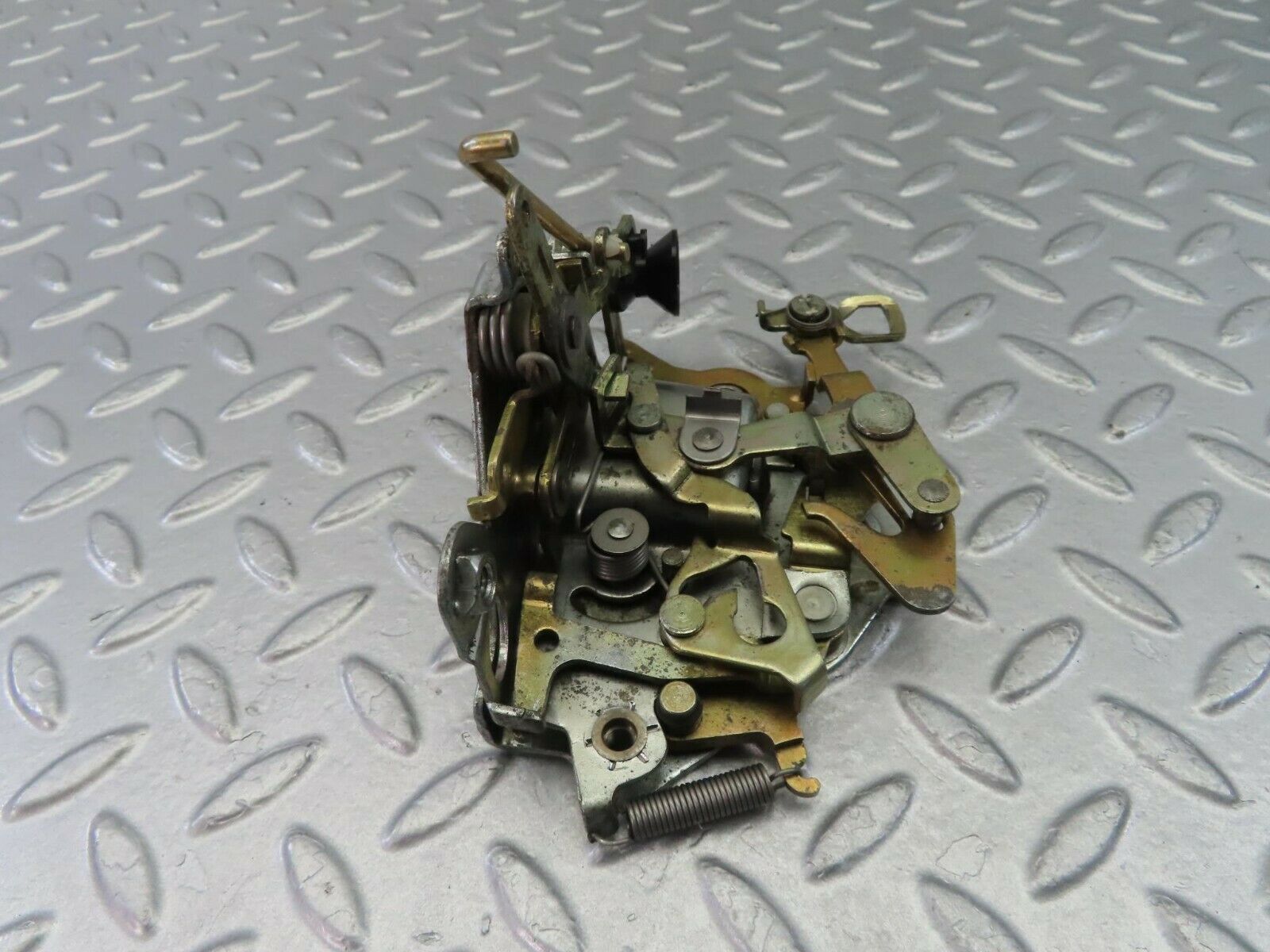 9973 Mercedes-Benz C123 230CE Coupe Front Left Door Lock Mechanism
