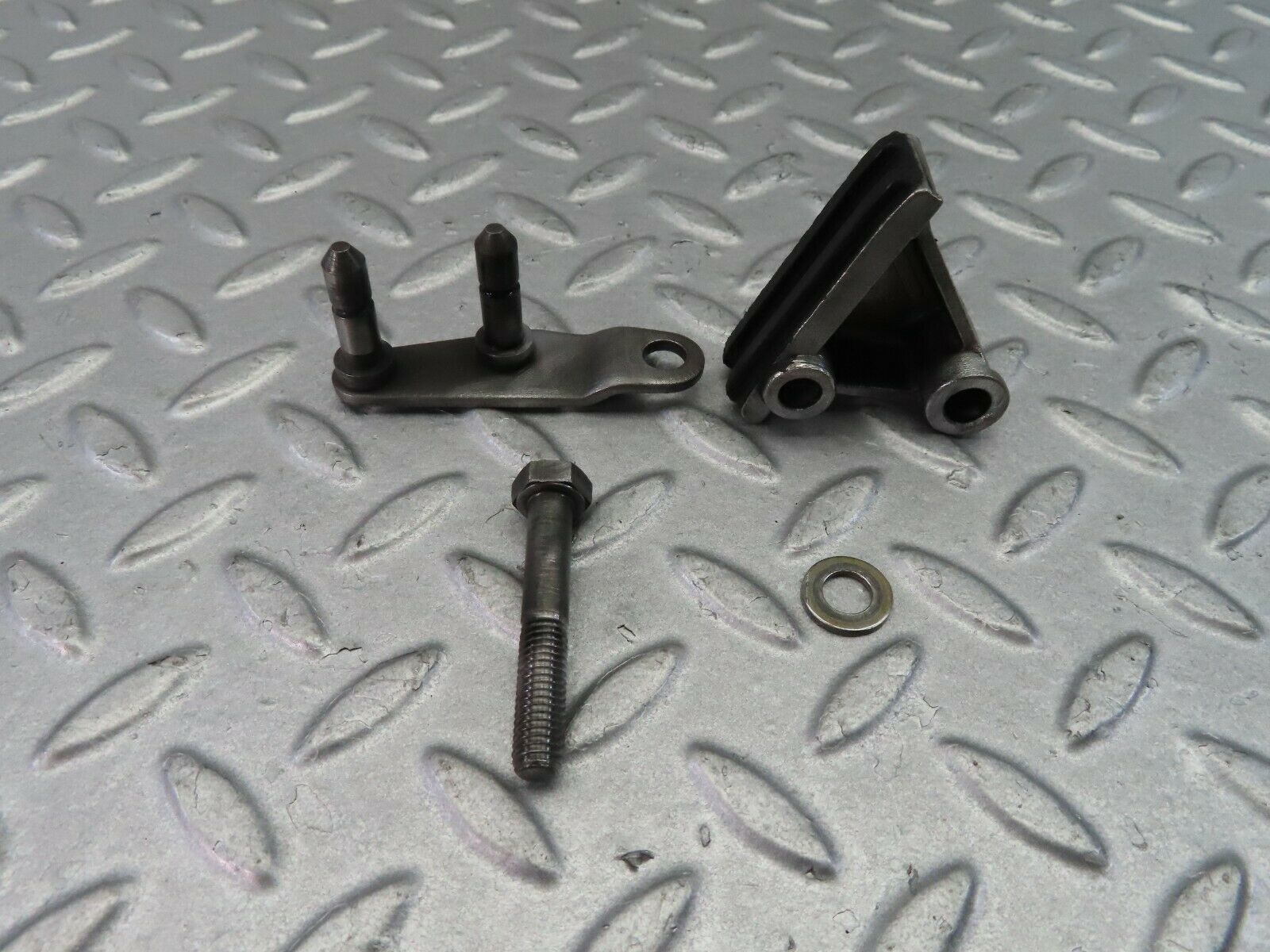 8050 Mercedes-Benz W115 220D Timing Chain Guide Rail 6210600516