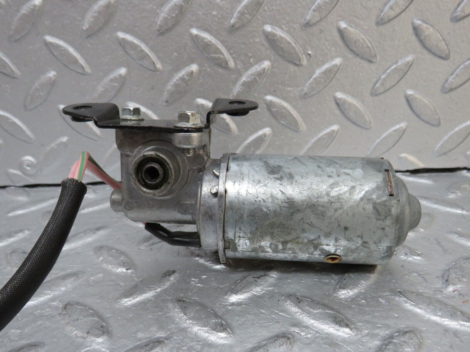 37067 Mercedes-Benz C126 420SEC Coupe Headrest Adjustment Motor Left Side