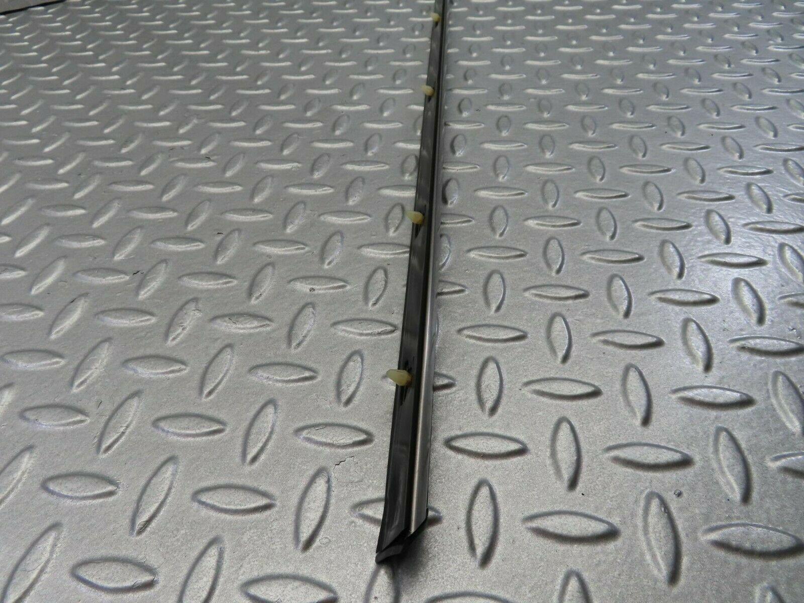 7871 Mercedes-Benz W115 220D Centre Door Chrome Trim Rear Left