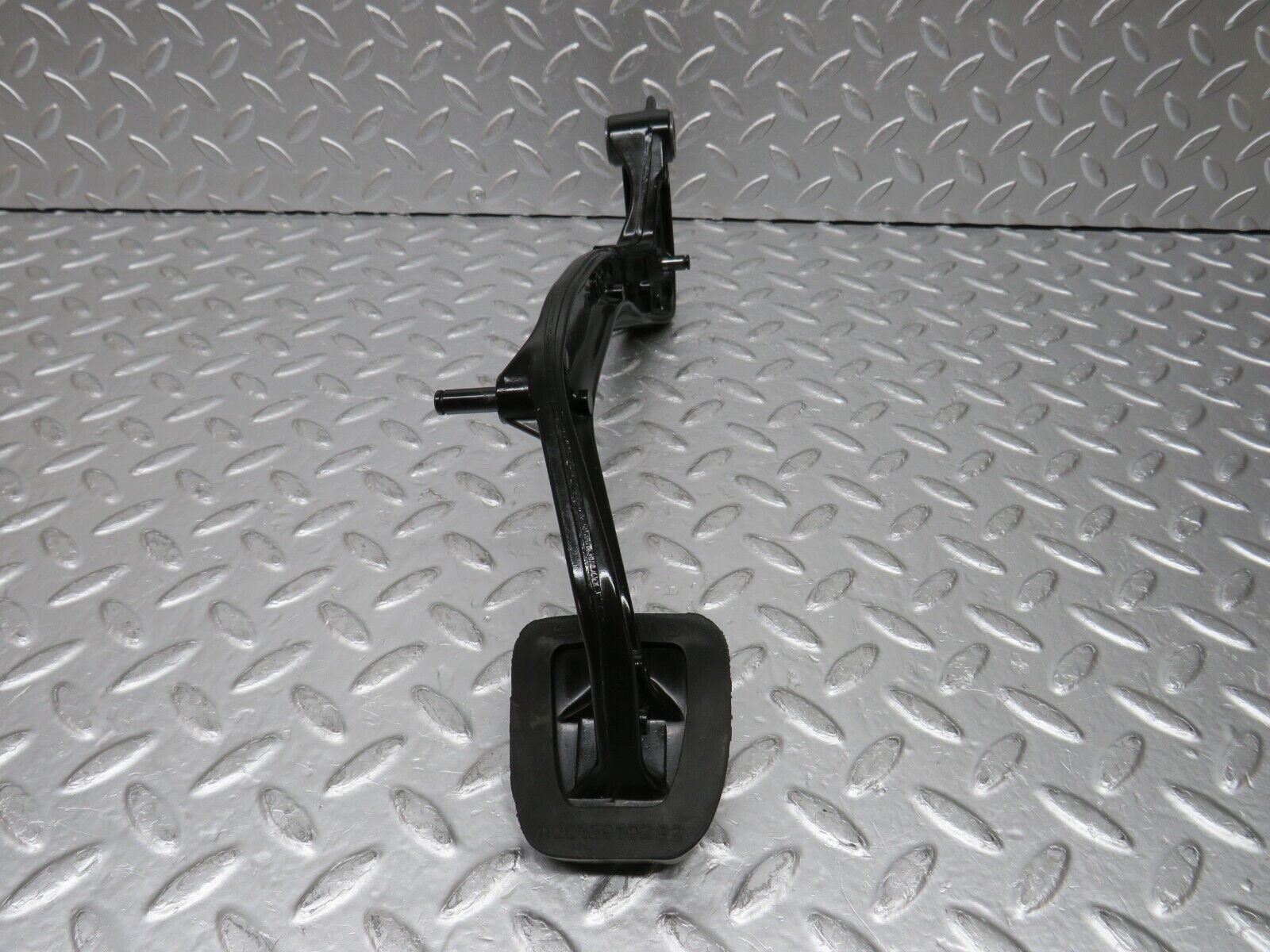 31350 Mercedes-Benz S124 220TE Clutch Pedal 1242900316 2012910282