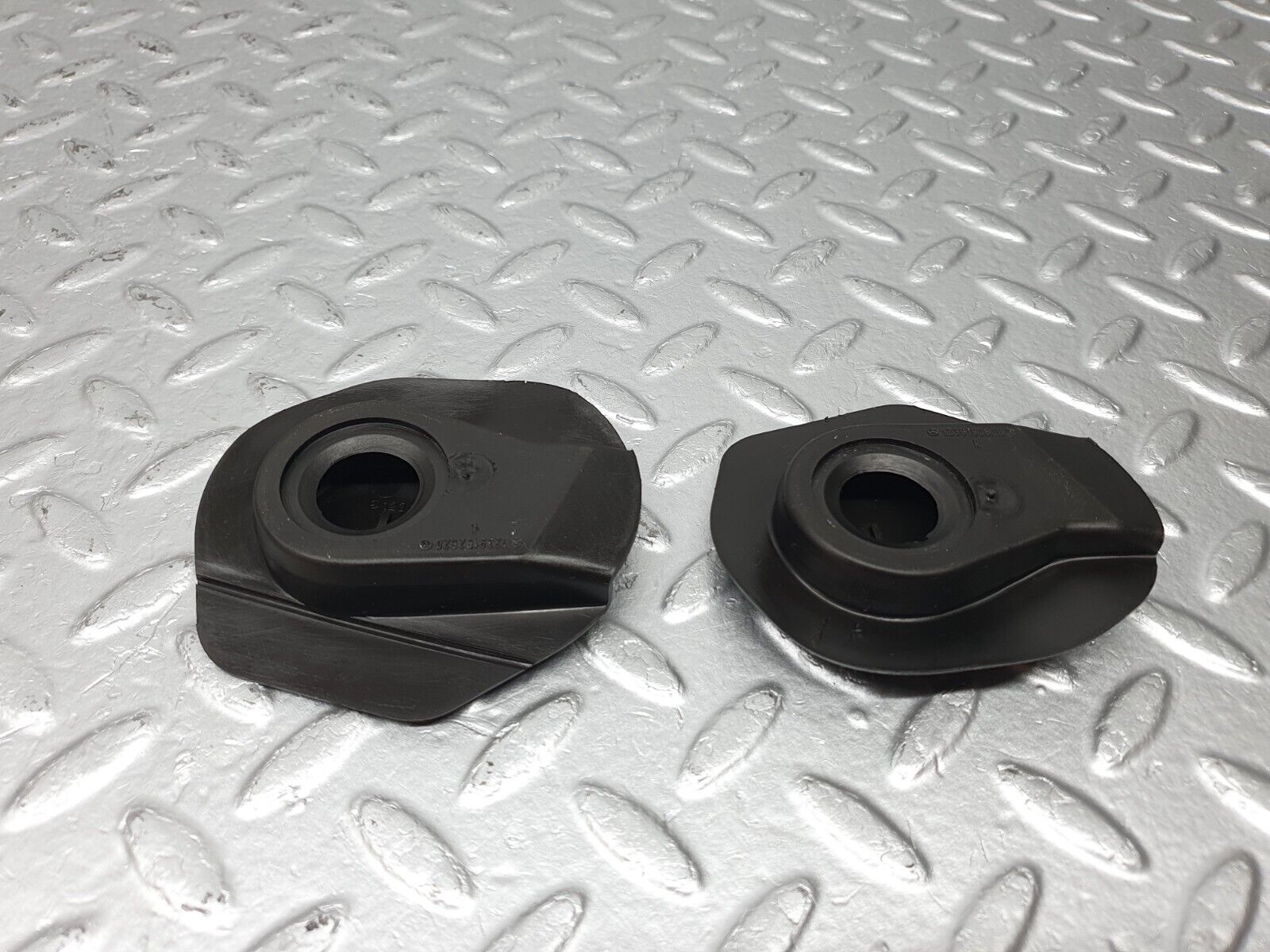 40769 Mercedes-Benz W123 300D Seat Belt Runner Plastic Cover 1239192520 1239192620