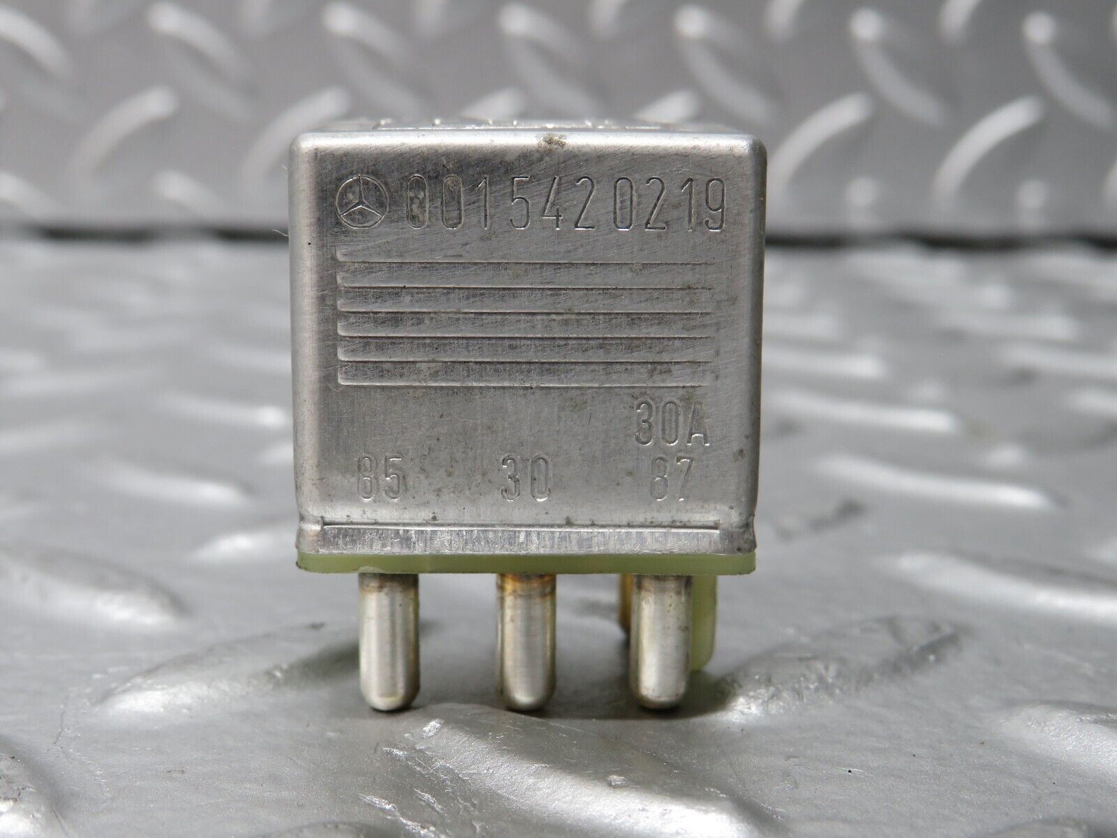 31232 Mercedes-Benz S124 220TE Wagon Multi Purpose Relay 0015420219