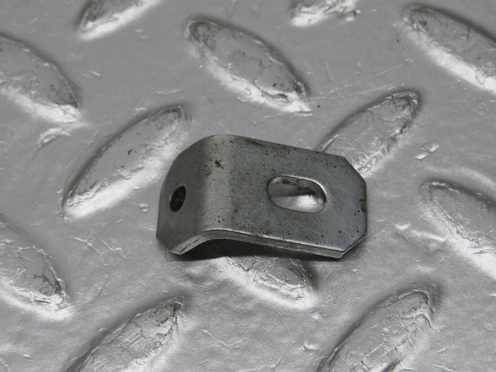 32562 Mercedes-Benz S124 300TE Wagon Rear Right Seat Bench Locking Mechanism