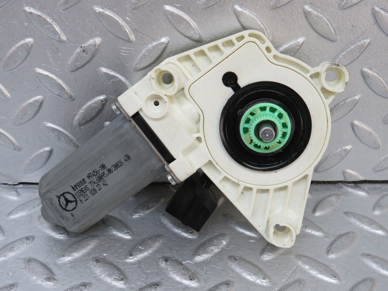 35173 Mercedes-Benz W221 Front Left Window Regulator Motor 2218202742