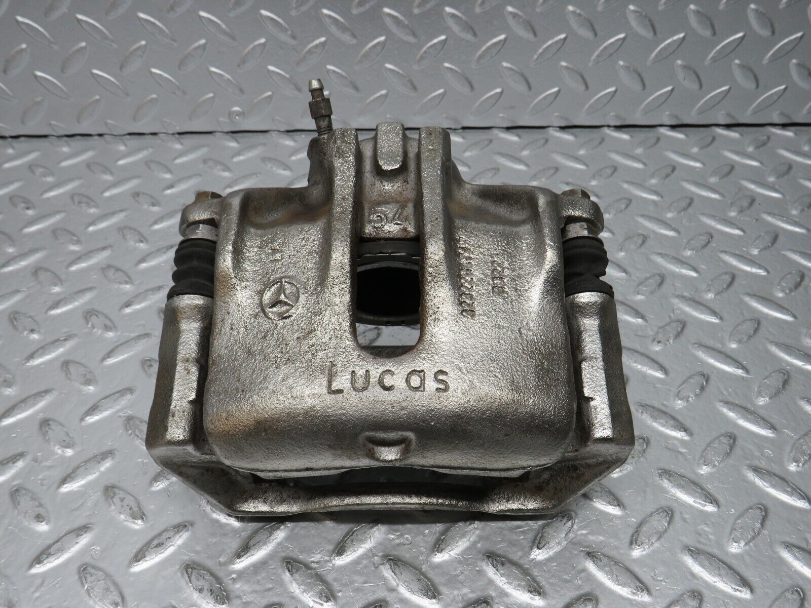 31507 Mercedes-Benz S124 220TE Wagon Front Left Brake Caliper Lucas 54