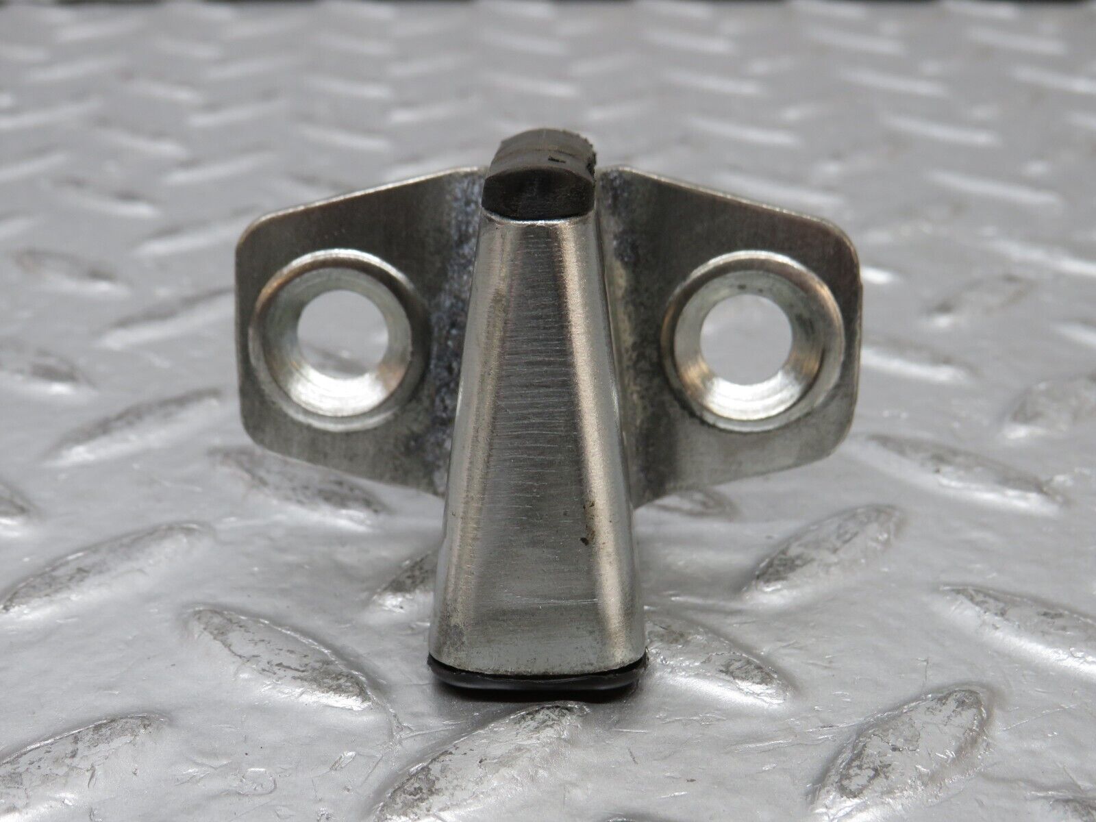 31774 Mercedes-Benz W201 190LE 1.8L Door Lock Latch