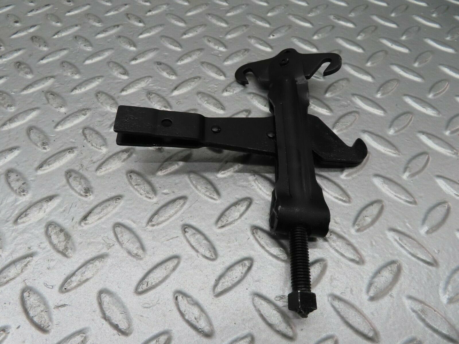 15256 Mercedes-Benz W123 230E Handbrake Regulator