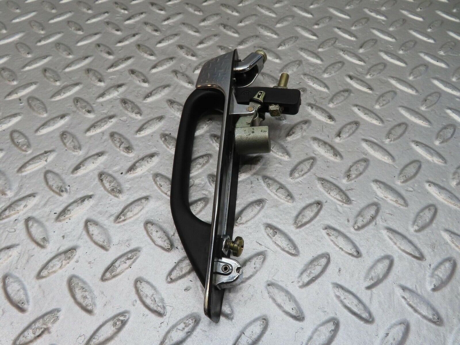 7024 Mercedes-Benz W123 230E Rear Exterior Door Handle 1237600359