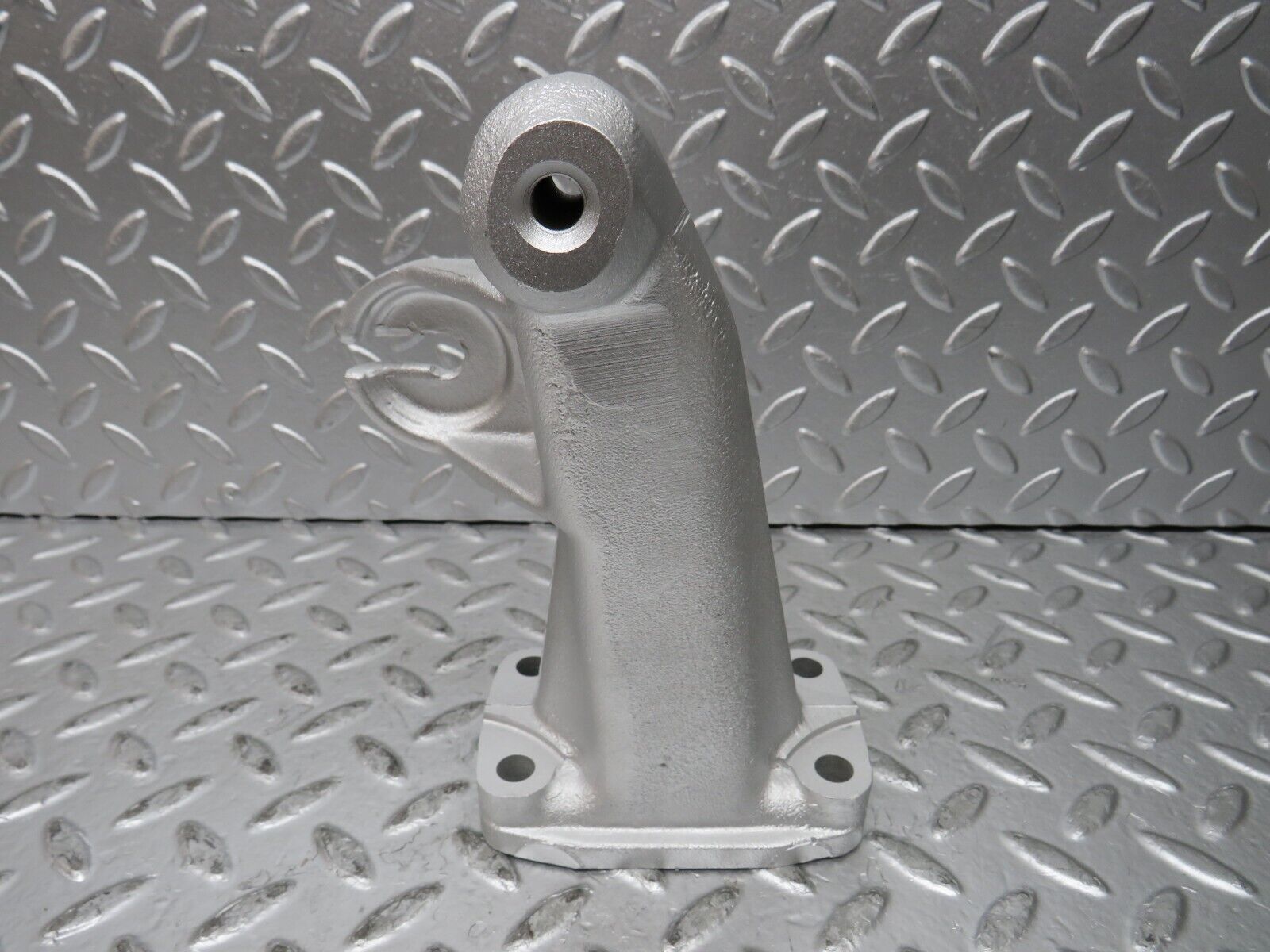 27324 Mercedes-Benz W123 280E Engine Mount Bracket Right Side 1232230304