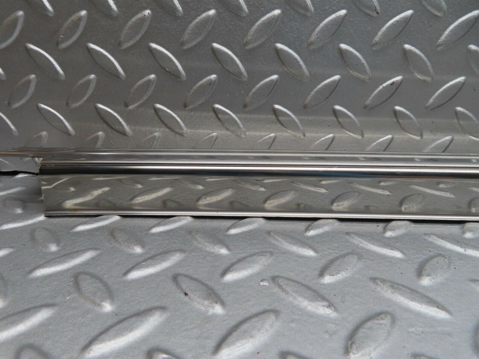 16756 Mercedes-Benz C107 380SLC Left Door Sill Chrome