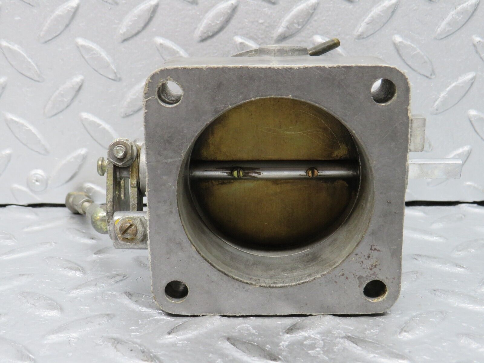 37575 Mercedes-Benz W109 300SEL Throttle Body Valve