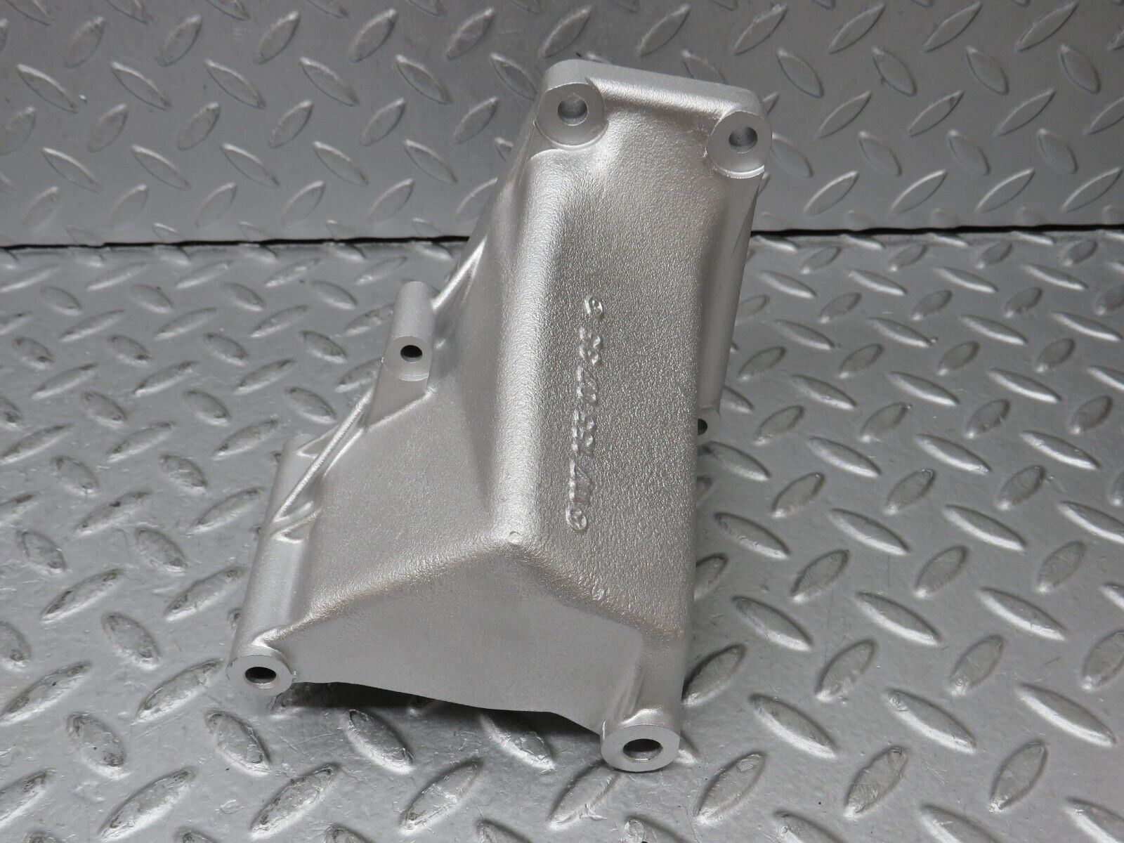 36355 Mercedes-Benz W126 420SE Alternator Generator Bracket 1171550735