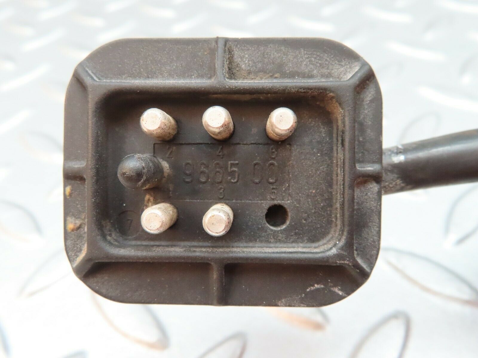 3974 Mercedes-Benz S123 200T Wagon Wiper Motor Bosch