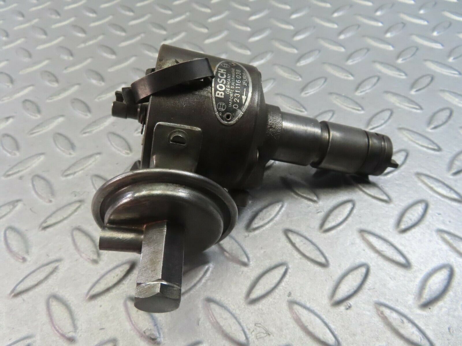 8383 Mercedes-Benz W105 Ignition Distributor 0231116038