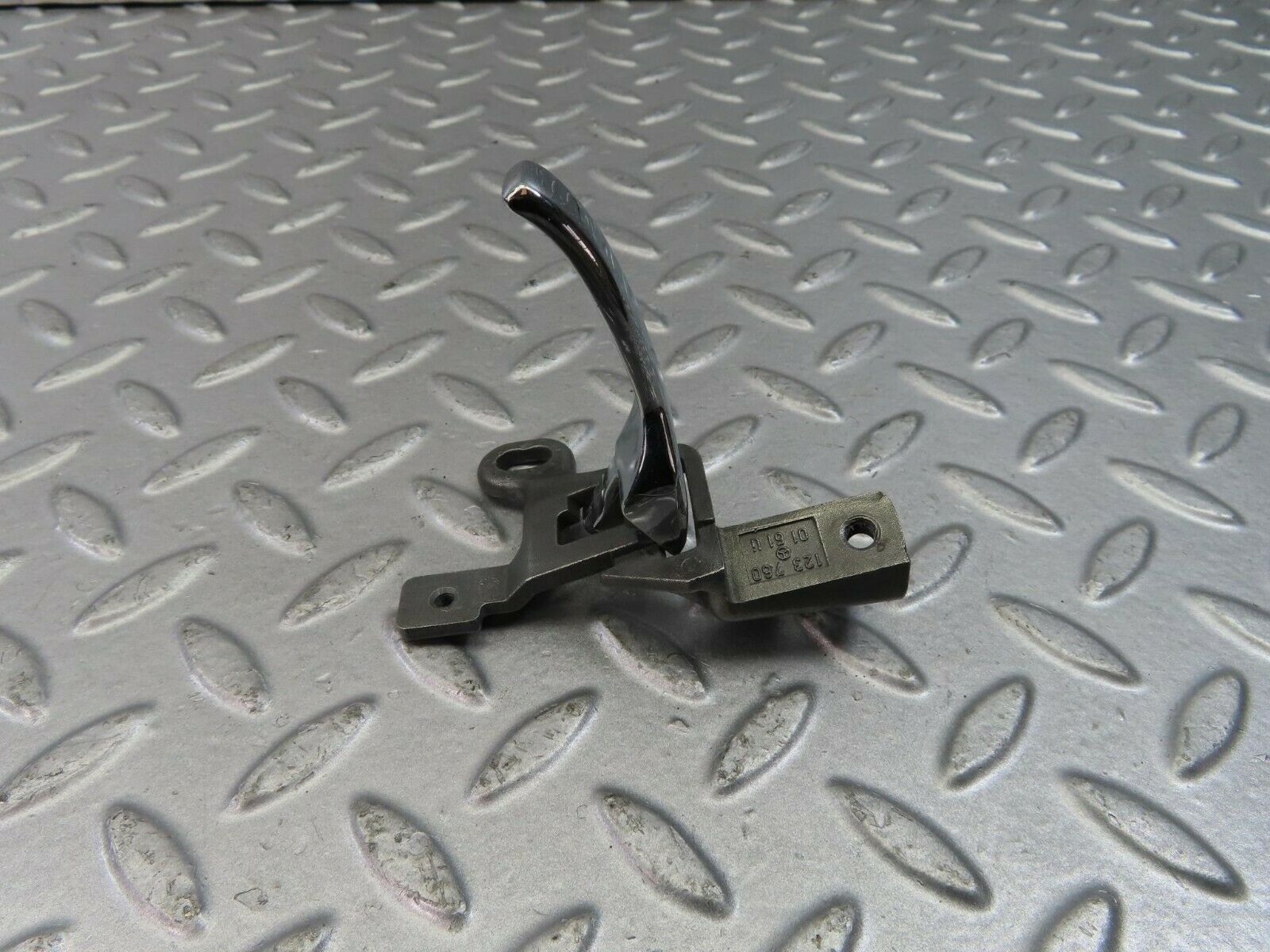 8984 Mercedes-Benz W123 Left Interior Door Handle 1237600161