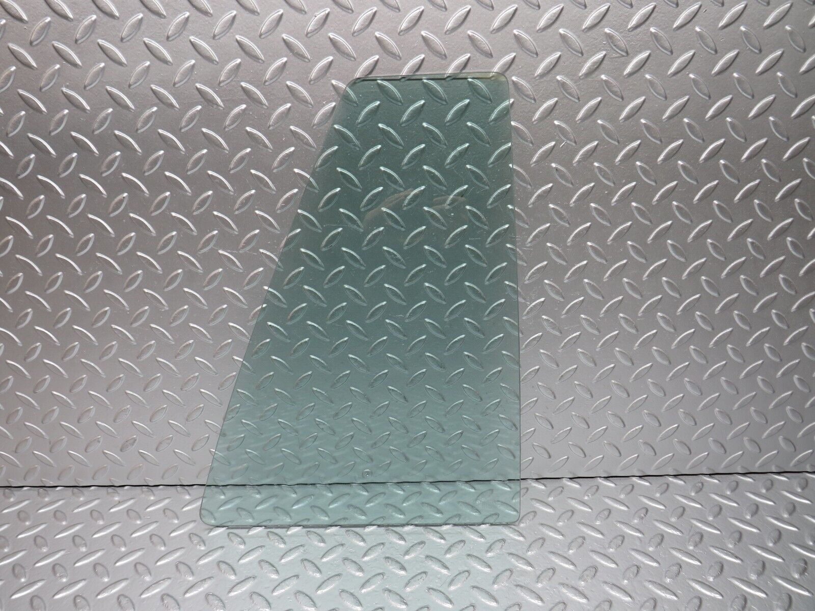 32498 Mercedes-Benz S124 300TE Wagon Rear Right Door Quarter Window Glass