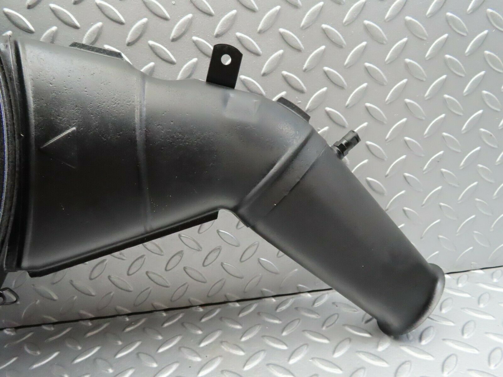 7058 Mercedes-Benz C107 350SLC Coupe Air Filter Housing Box 0070942702