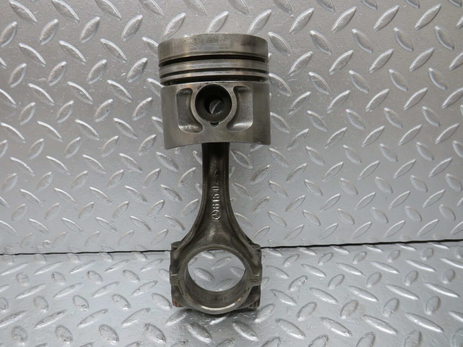 32932 Mercedes-Benz W123 300D Piston With Connecting Rod 90.875 mm 61502
