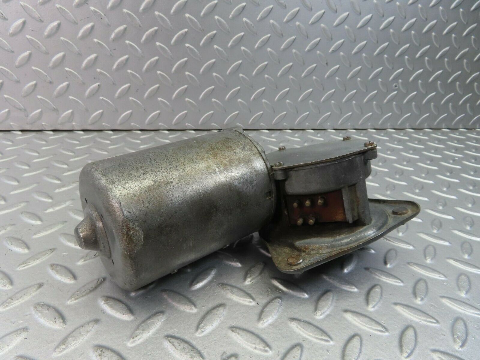 8945 Mercedes-Benz W108 Wiper Motor Bosch 0390446055