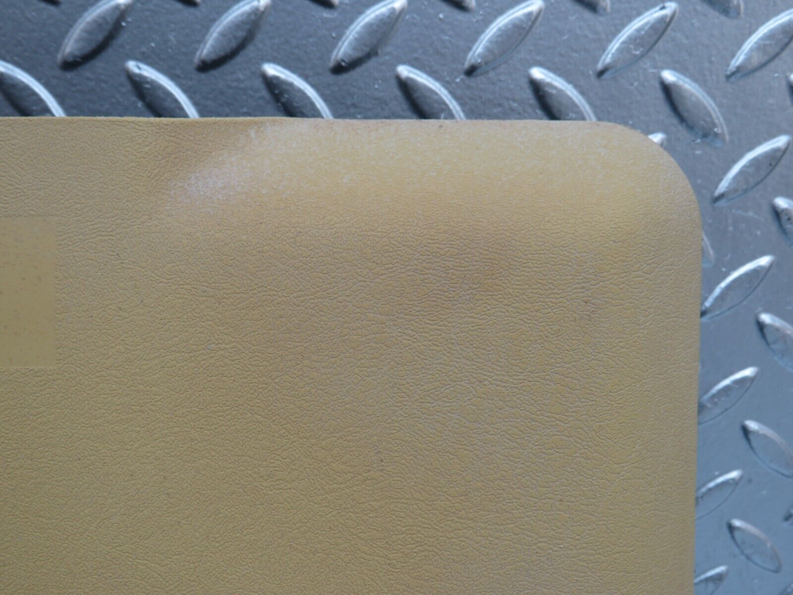 29649 Mercedes-Benz W123 230E First Aid Box 1238650353