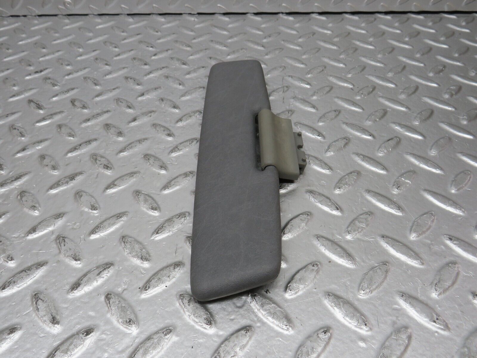 31308 Mercedes-Benz S124 220TE Wagon Middle Sun Visor Grey