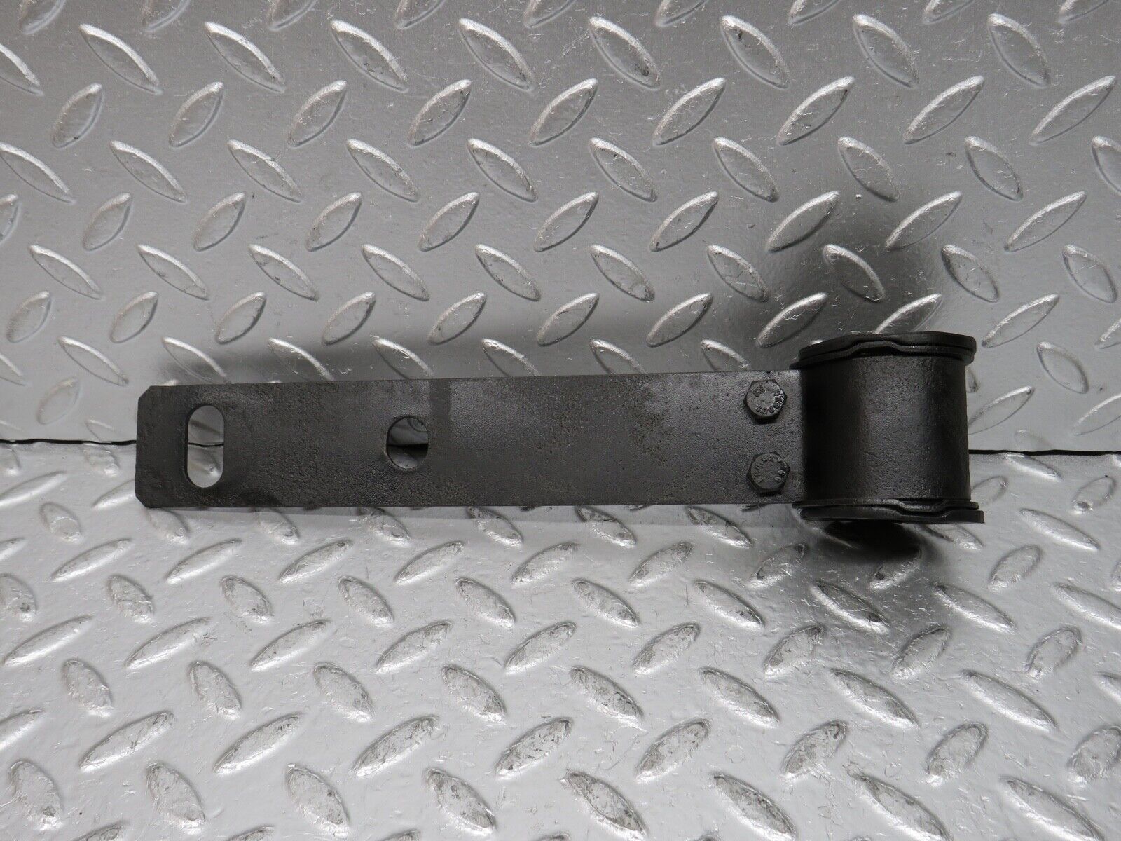 0378 Mercedes-Benz W108 280SE Stabilizer Bar Mounting Front Axle