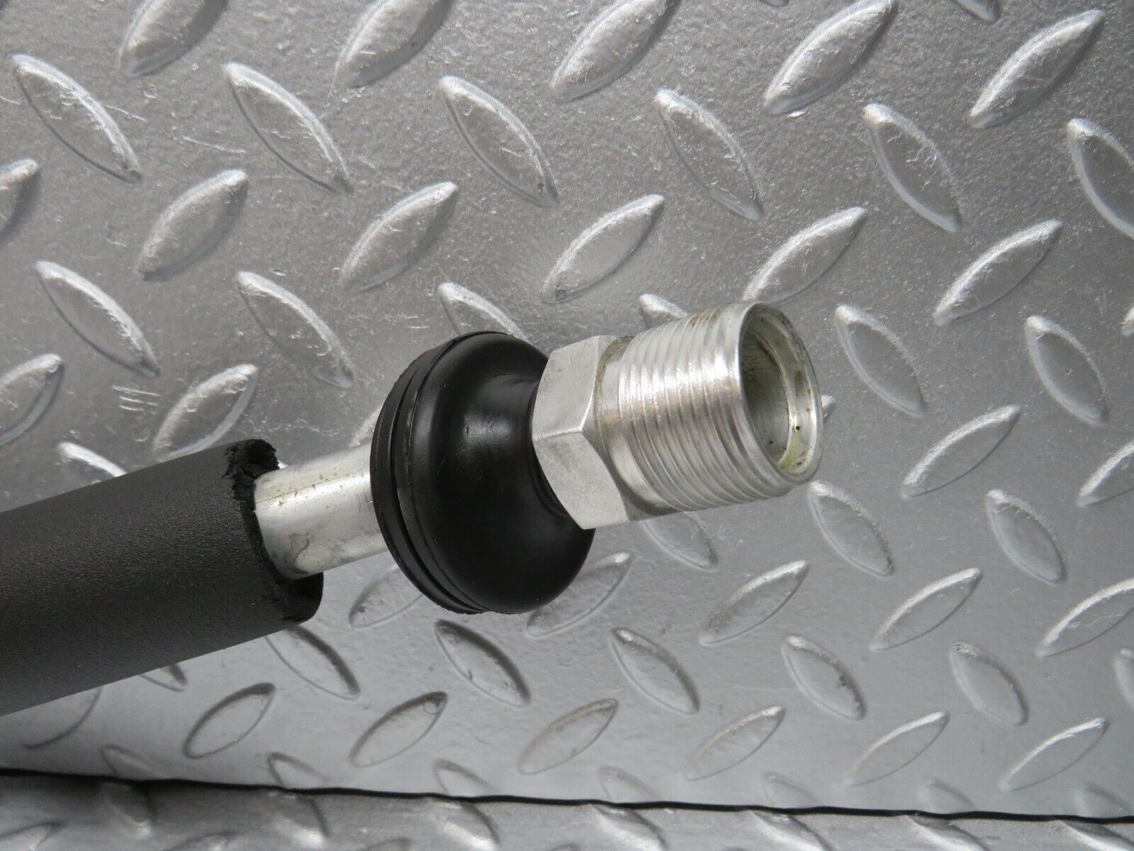 31332 Mercedes-Benz S124 Wagon 220TE Air Conditioning Hose Pipe 1248304815