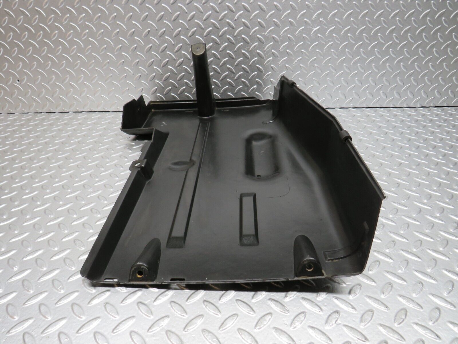 31289 Mercedes-Benz S124 220TE Wagon Fuel Pump Cover 1244780637