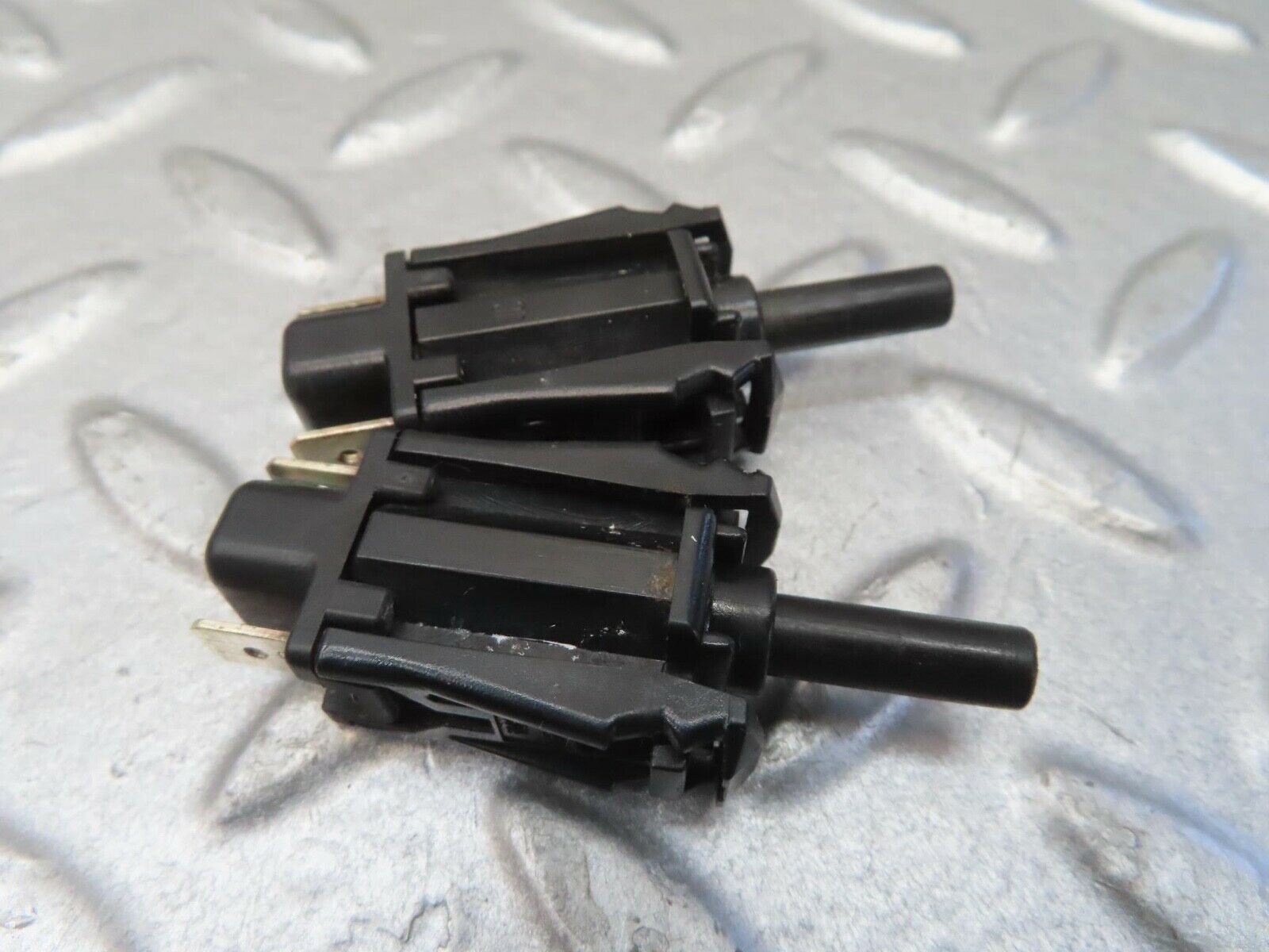 13687 Mercedes-Benz W123 200 Door Contact Switch Pair 0015458714