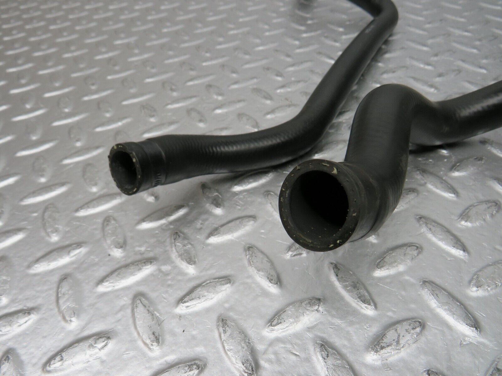 31493 Mercedes-Benz S124 220TE Wagon Radiator Hose Pipe 1248306296