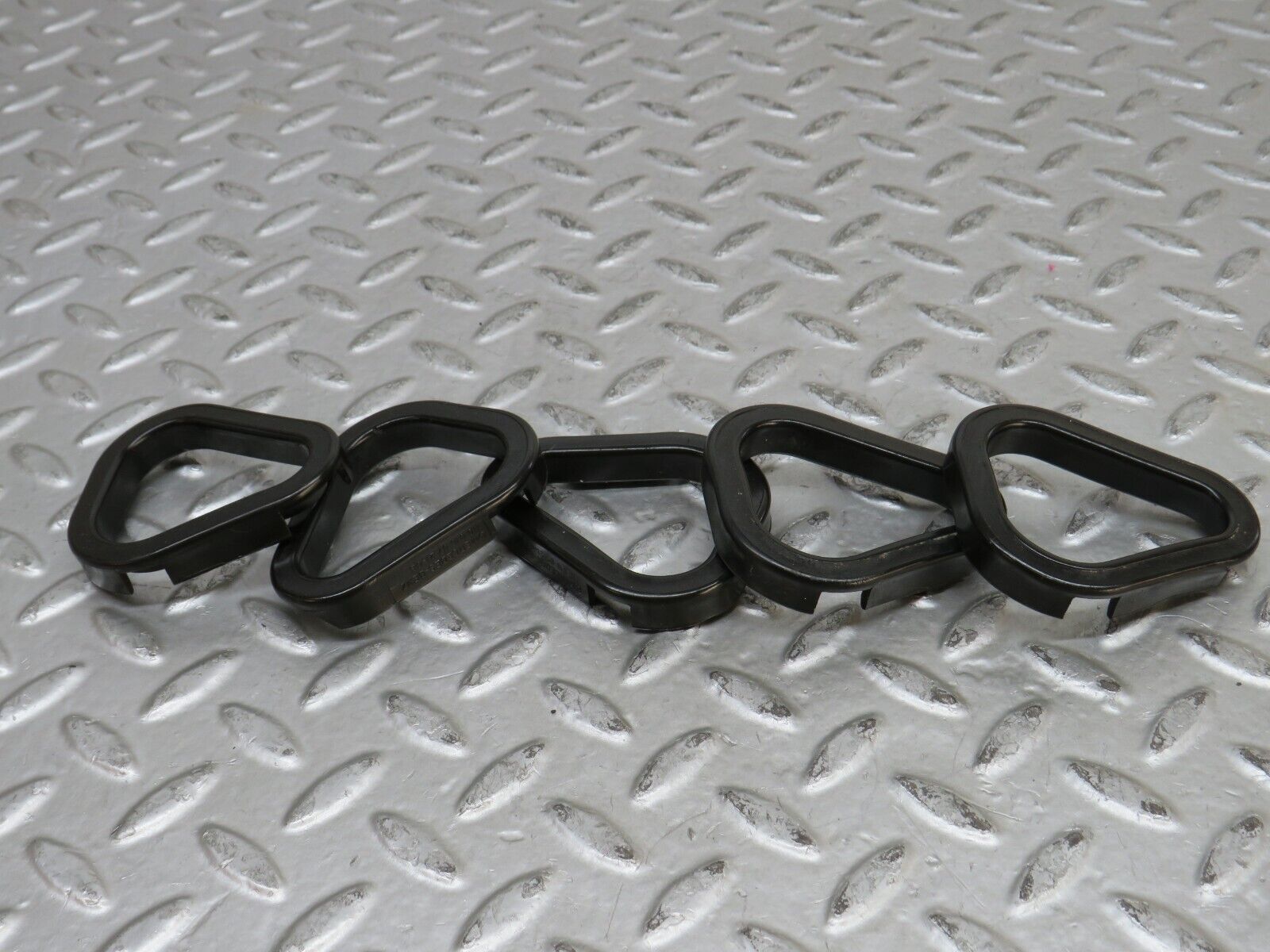 28128 Mercedes-Benz W123 280E Valve Cover Gasket Set 1100160721