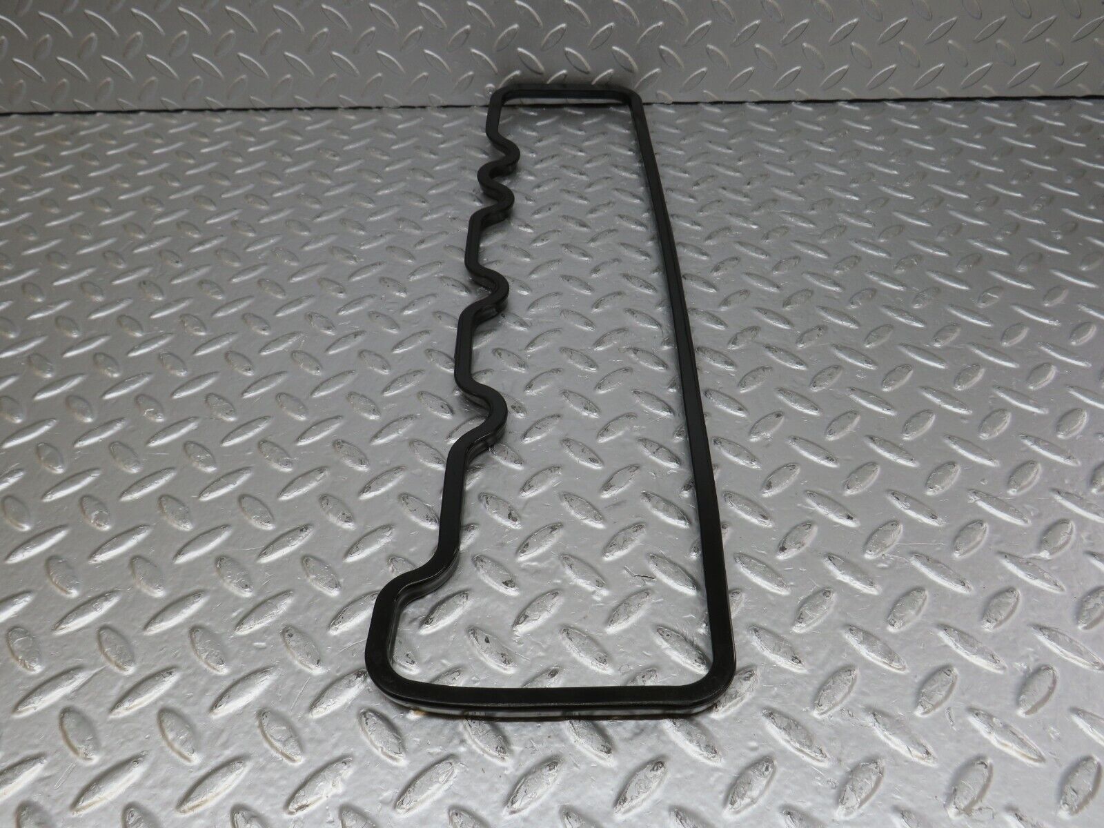 34527 Mercedes-Benz C126 380SEC Coupe Valve Cover Gasket Right