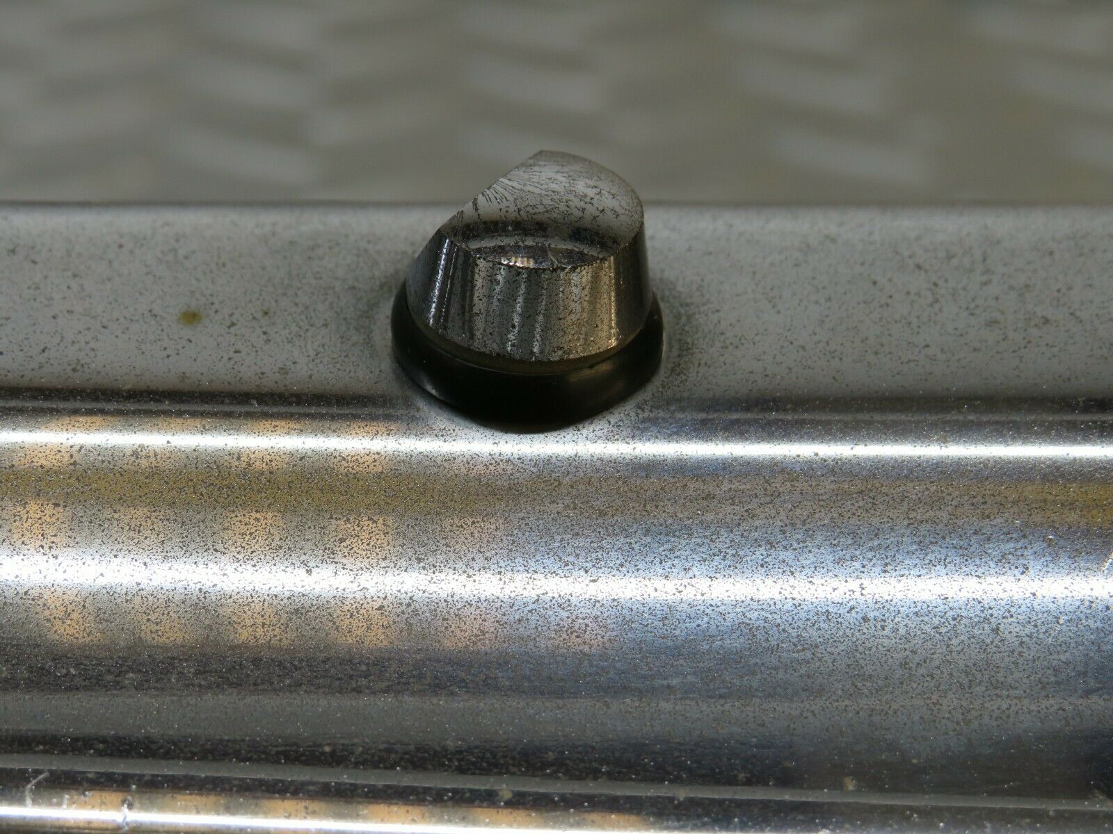 23238 Mercedes-Benz W116 350SE Front Right Upper Bumper Corner