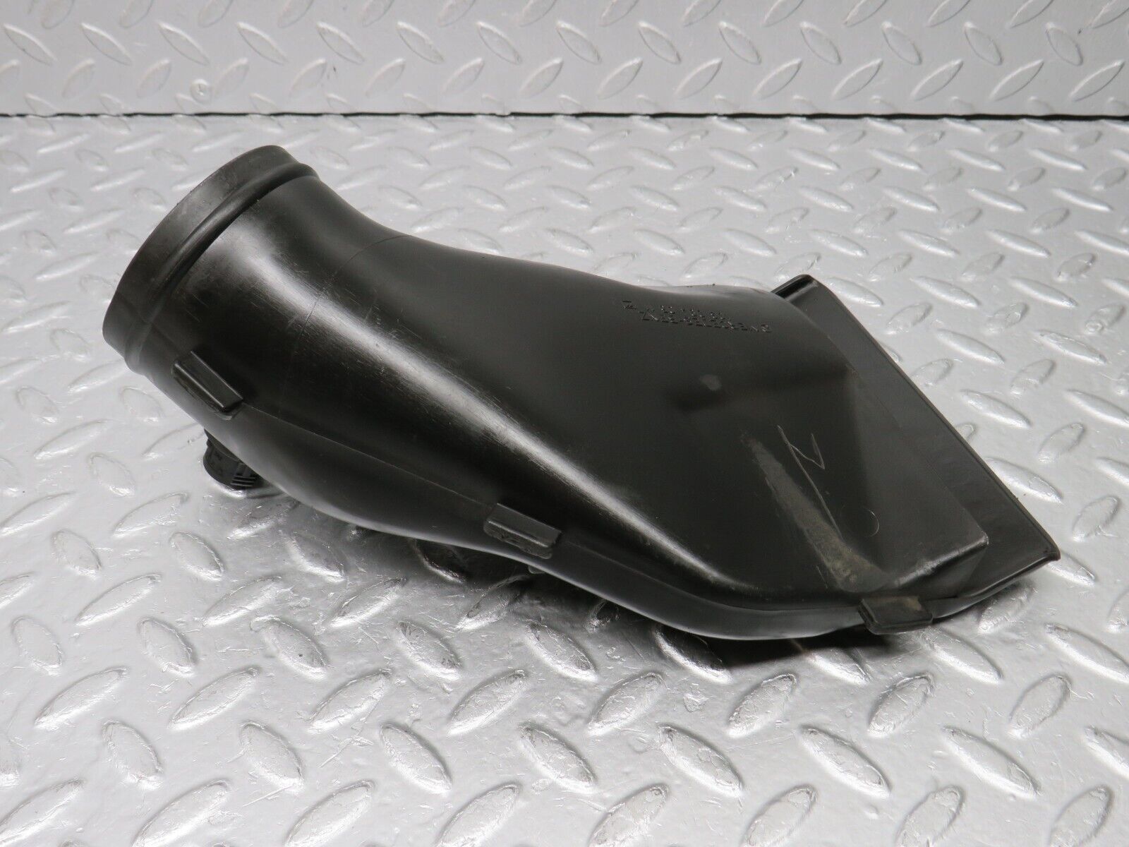 38779 Mercedes-Benz W201 190E 2.6L Air Intake Suction Pipe With Temperature Sensor 1030940511 0280130047