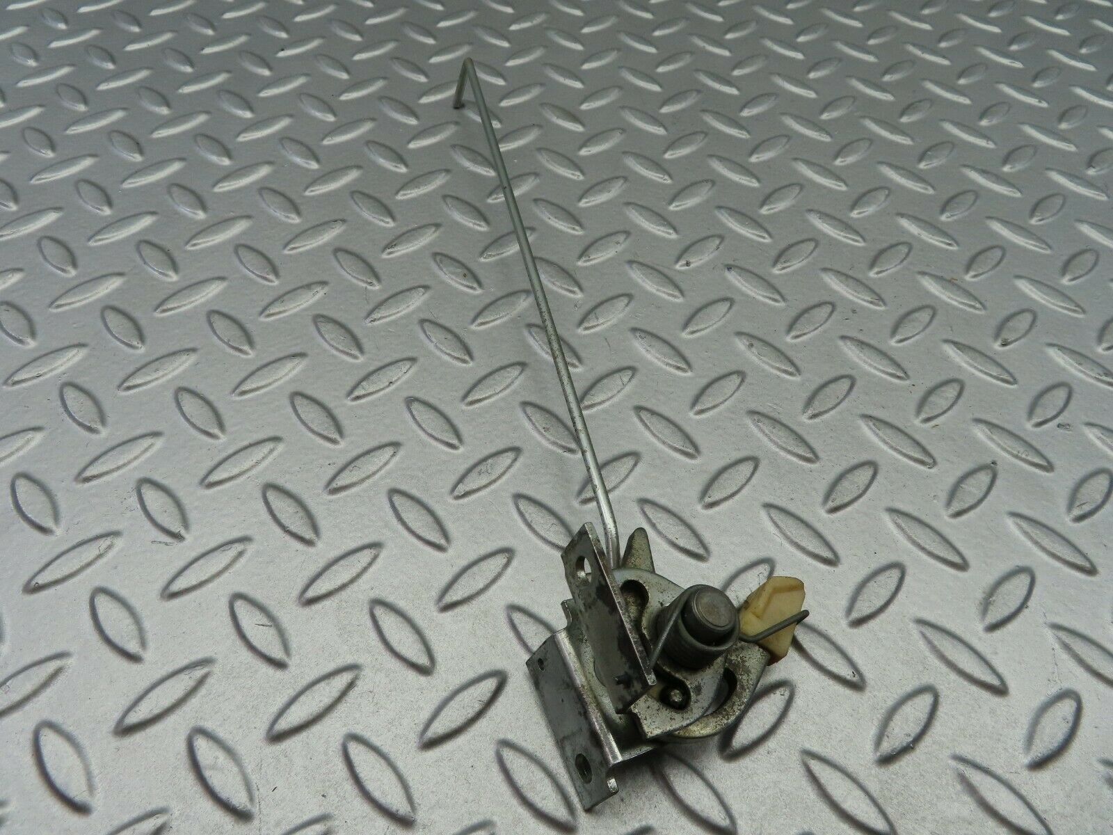 6645 Mercedes-Benz S124 E220 Wagon Rear Seat Bench Locking Mechanism Lock Left