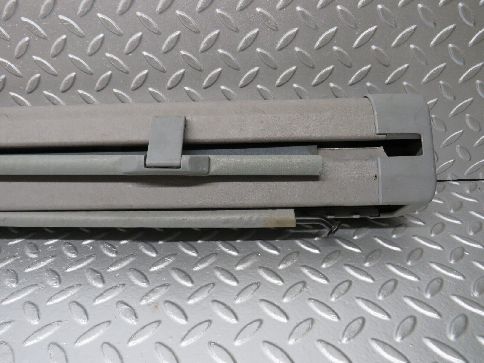 31499 Mercedes-Benz S124 220TE Wagon Trunk Roll Compartment Cover