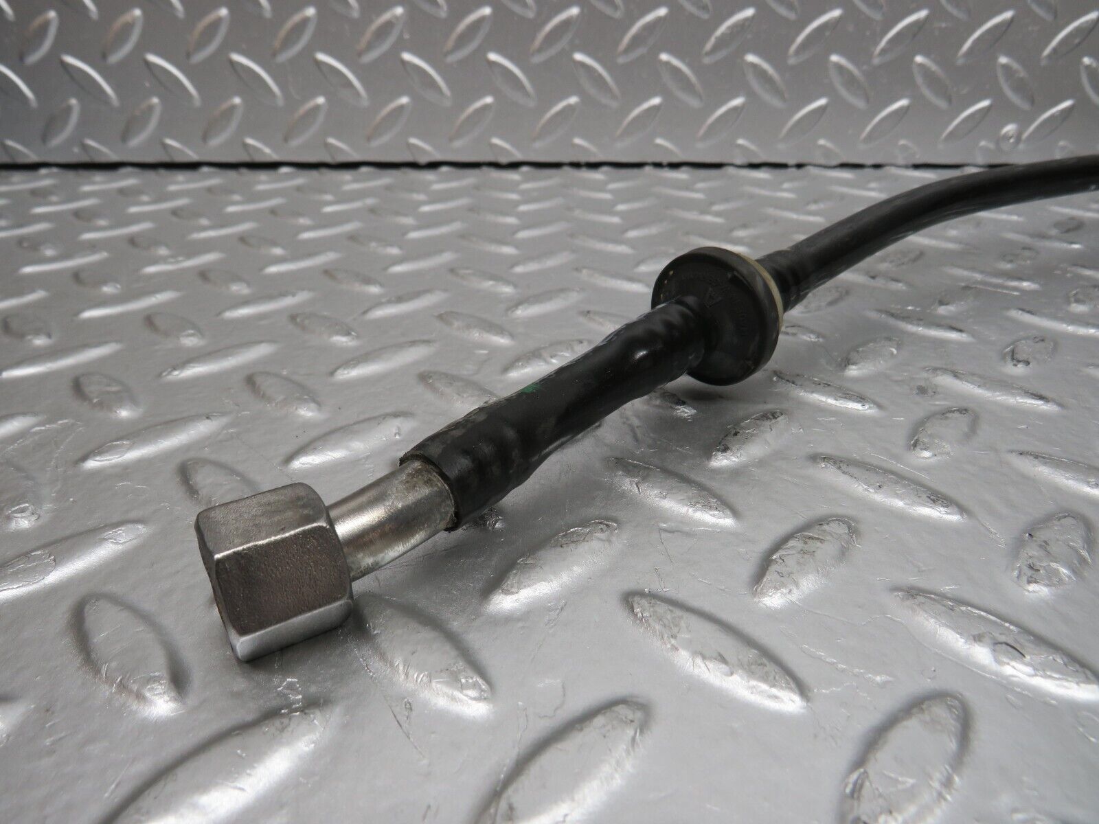 31182 Mercedes-Benz S124 220TE Wagon Brake Servo Vacuum Pipe