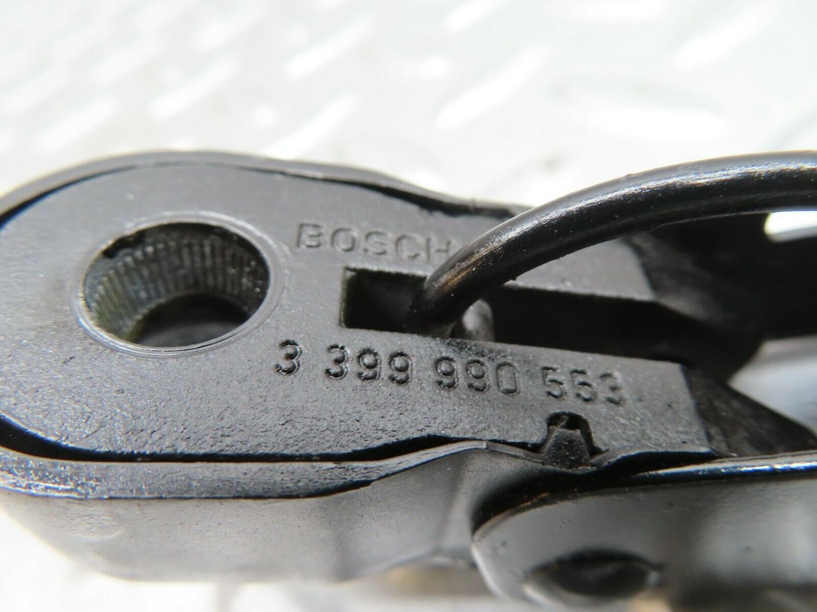 15249 Mercedes-Benz W123 230E Wiper Arm Bosch Left 3399990553