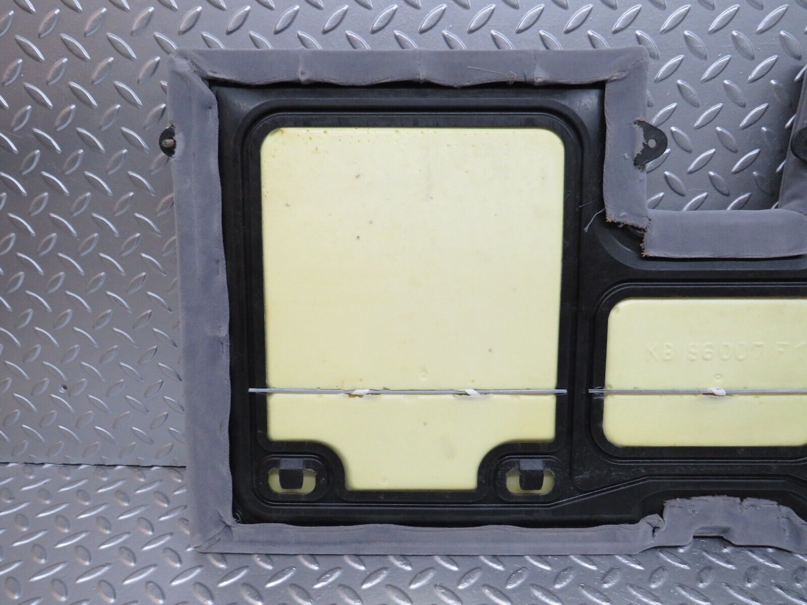 32349 Mercedes-Benz S124 300TE Third Row Seat Bench Grey