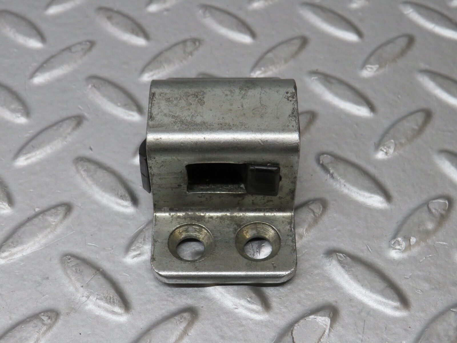 36129 Mercedes-Benz W126 420SE Door Lock Latch Right Side