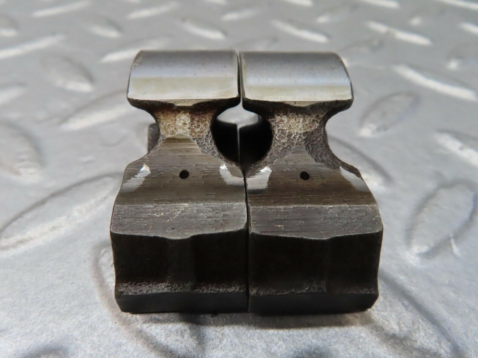 16151 Mercedes-Benz W123 280E Valve Rocker Arm With Retaining Spring