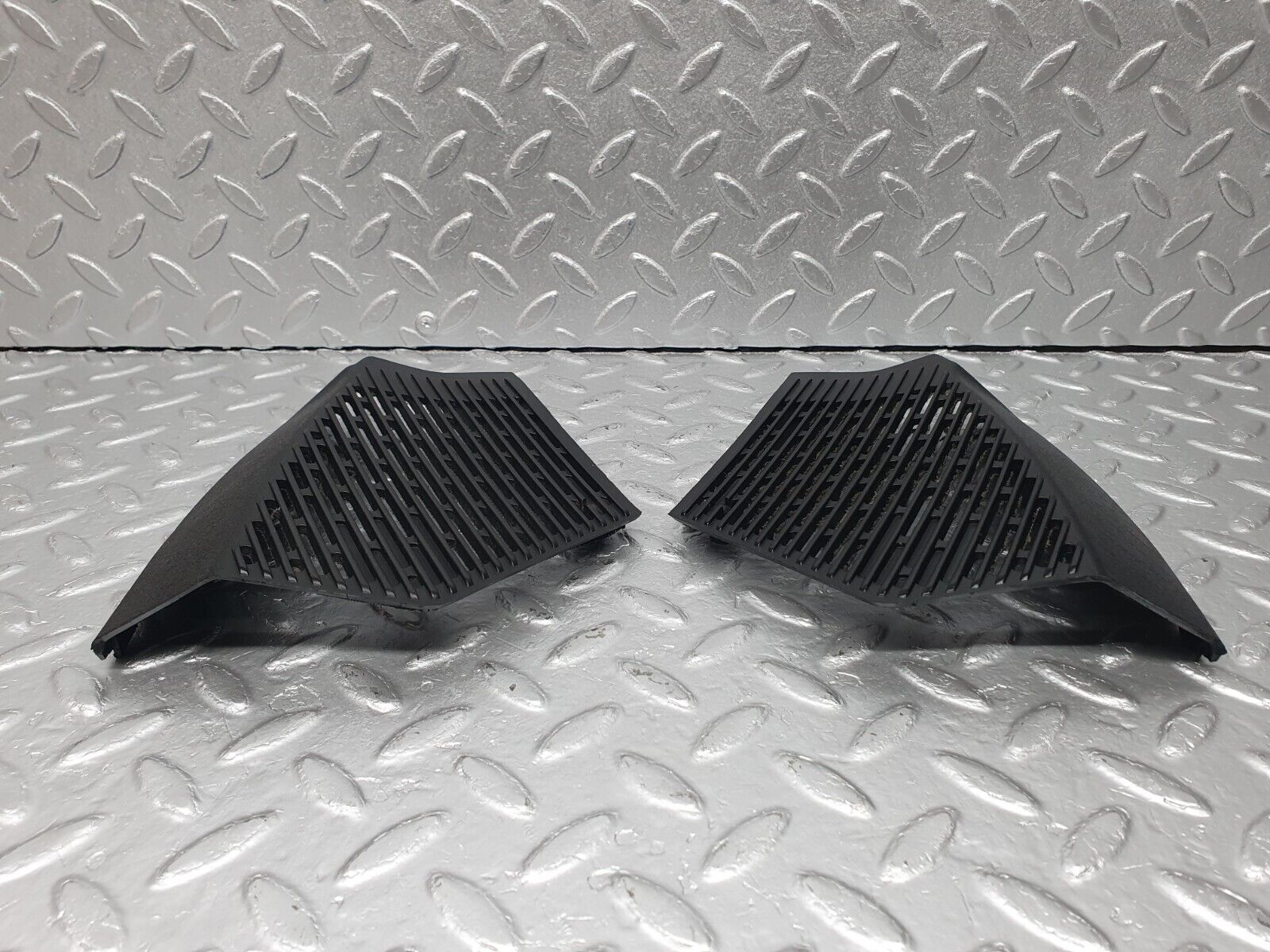 40719 Mercedes-Benz W123 300D Dashboard Speaker Covers 1236802707 1236802807