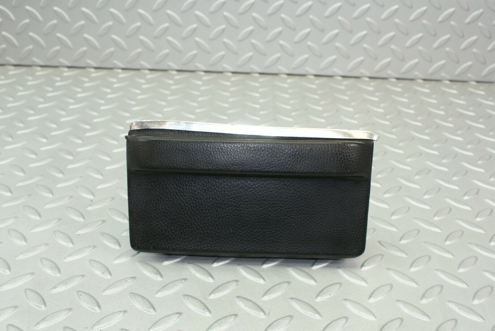 3200 Mercedes-Benz W115 220D Centre Console Ashtray