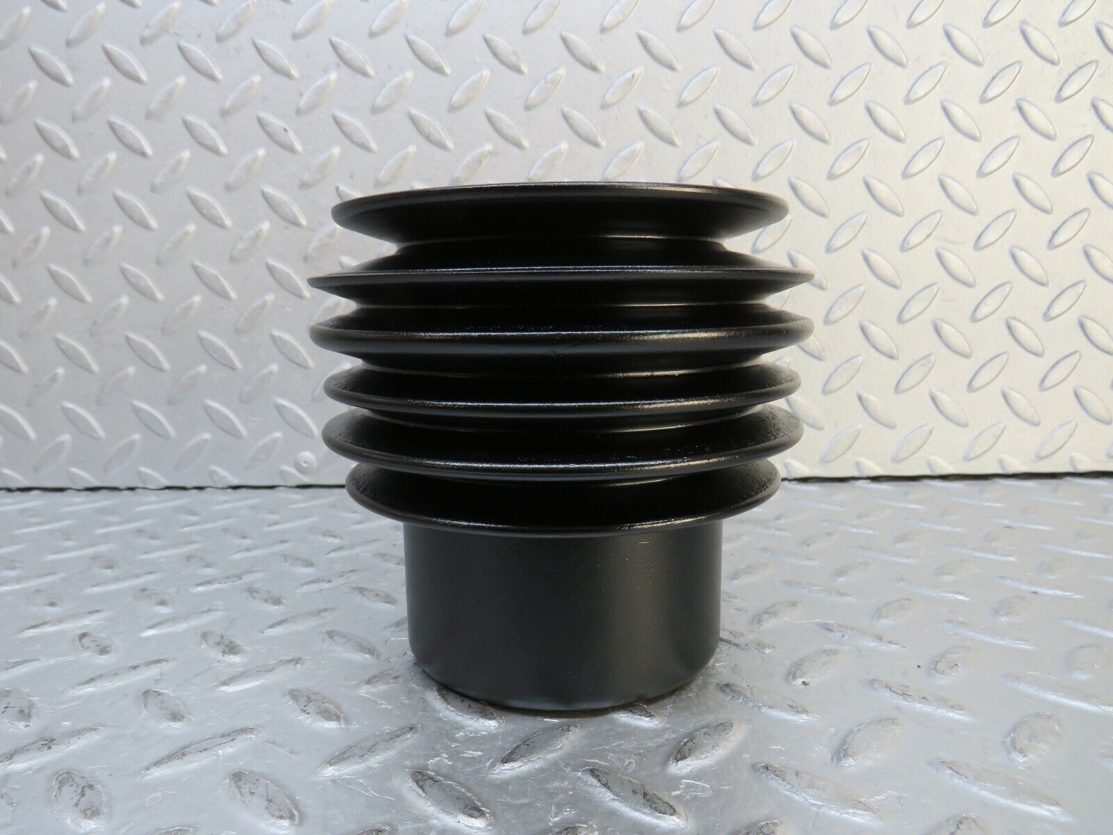 37653 Mercedes-Benz W109 300SEL Crankshaft Pulley